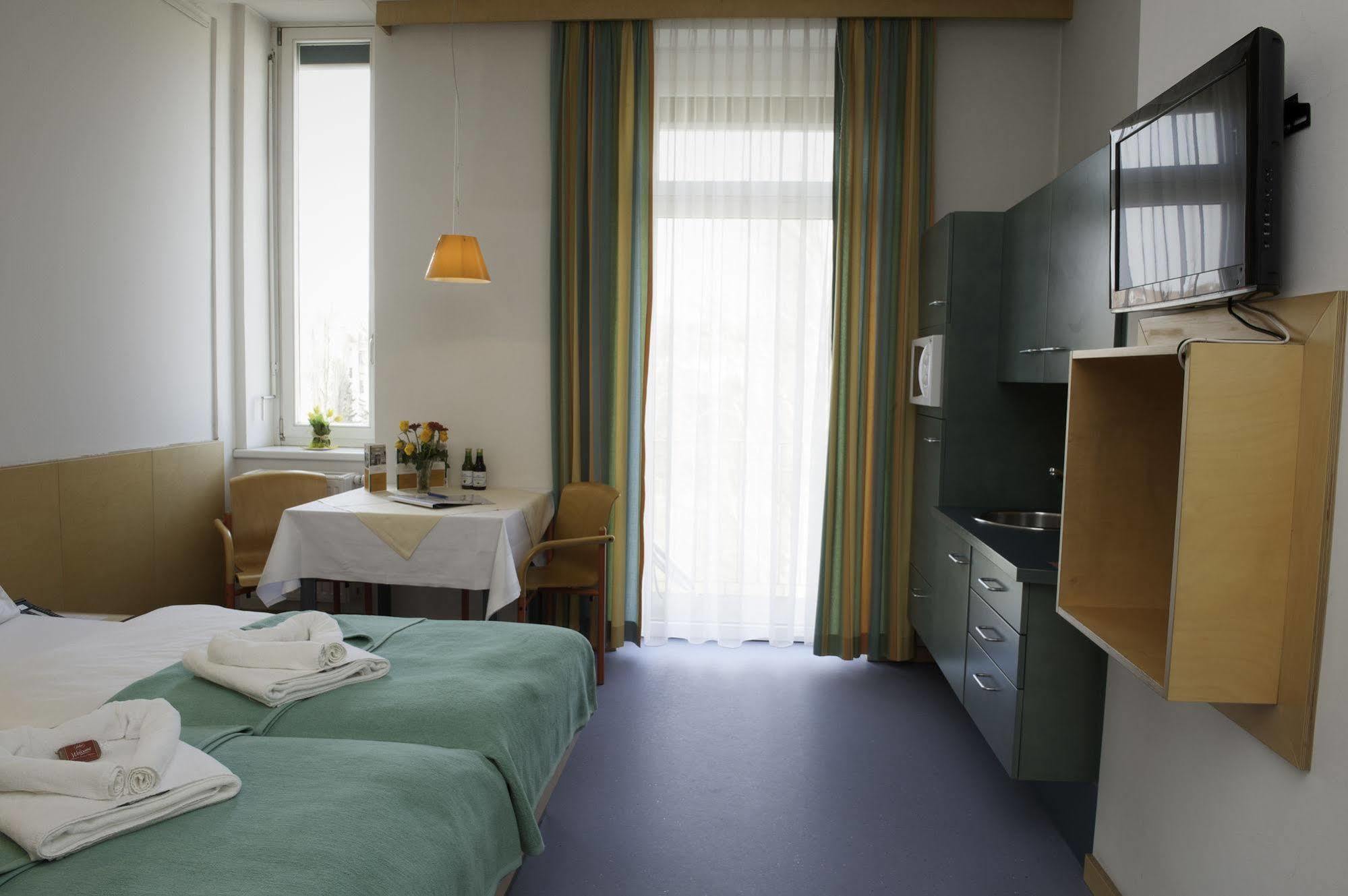 Haus Mobene - Hotel Garni Graz Extérieur photo