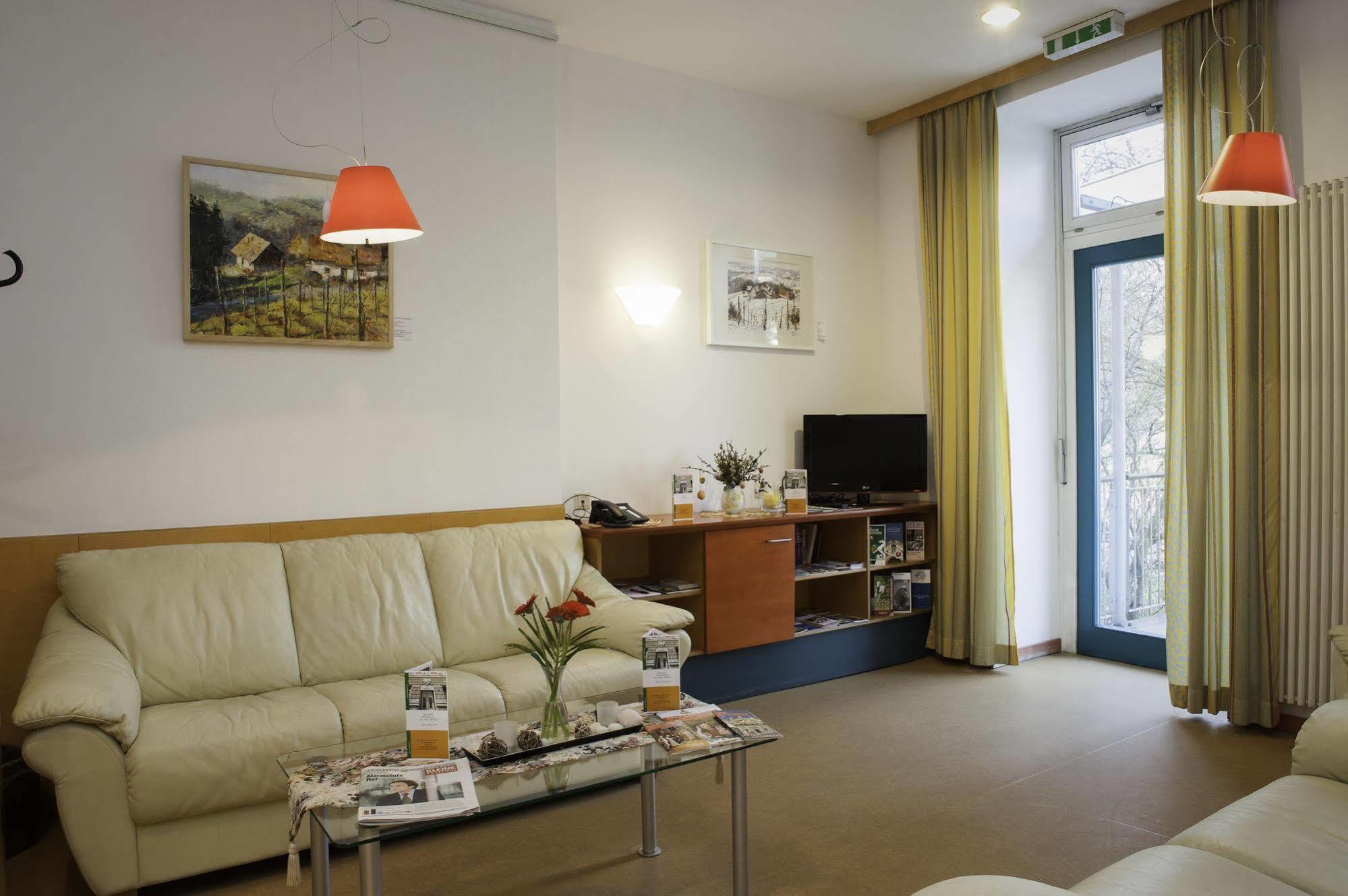 Haus Mobene - Hotel Garni Graz Extérieur photo