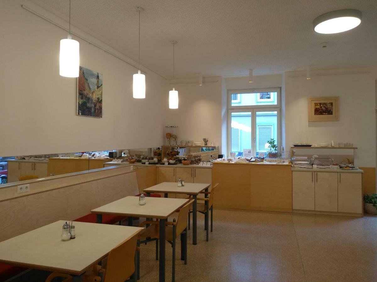 Haus Mobene - Hotel Garni Graz Extérieur photo
